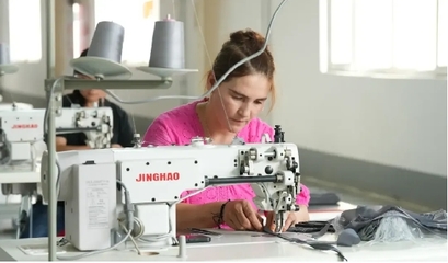 江西企业落户阿克陶，助力箱包产业升级